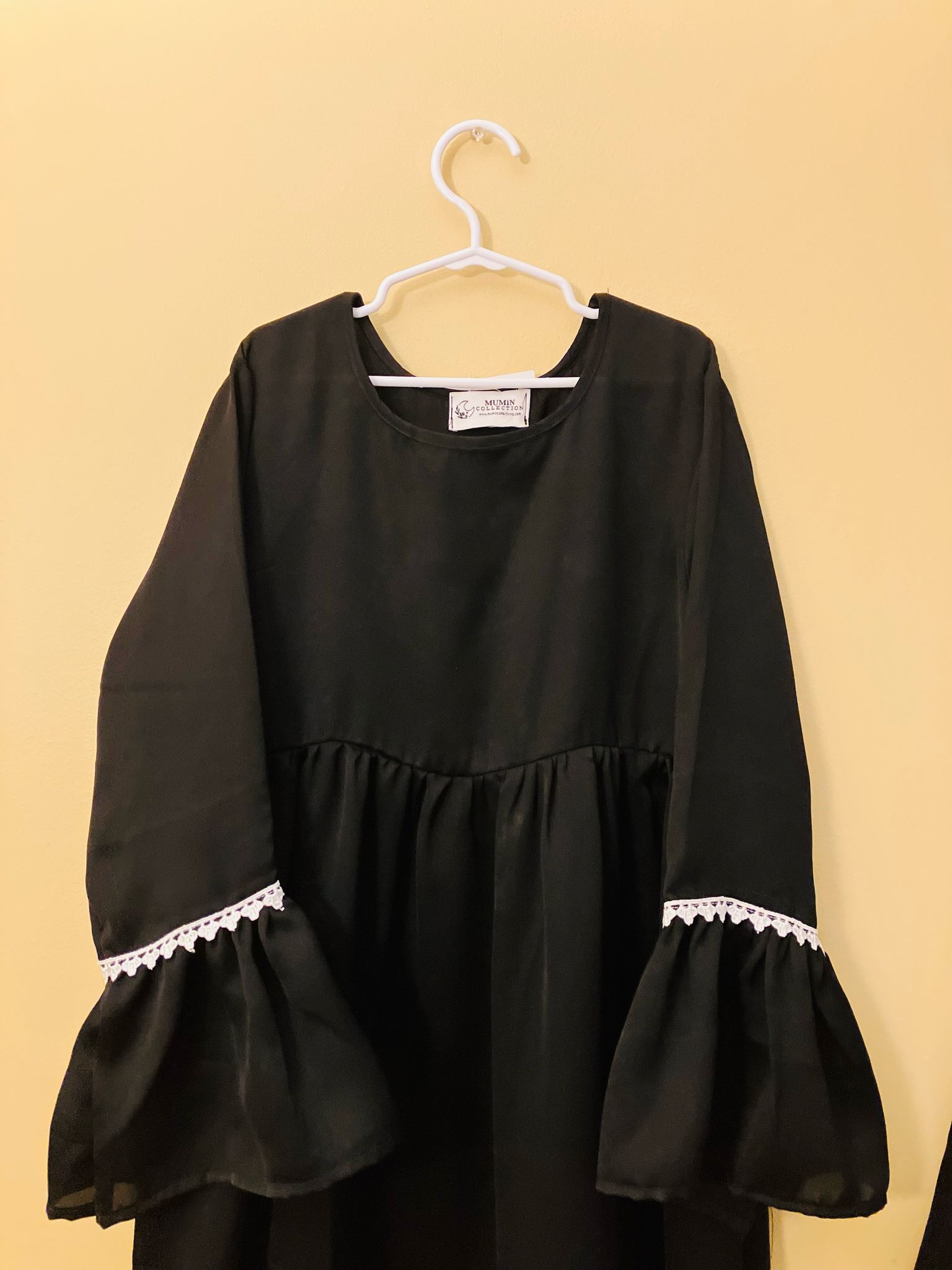 Kids’ Abaya with Khimar – Lace Sleeves & Pleated Waist – Mumin Collection