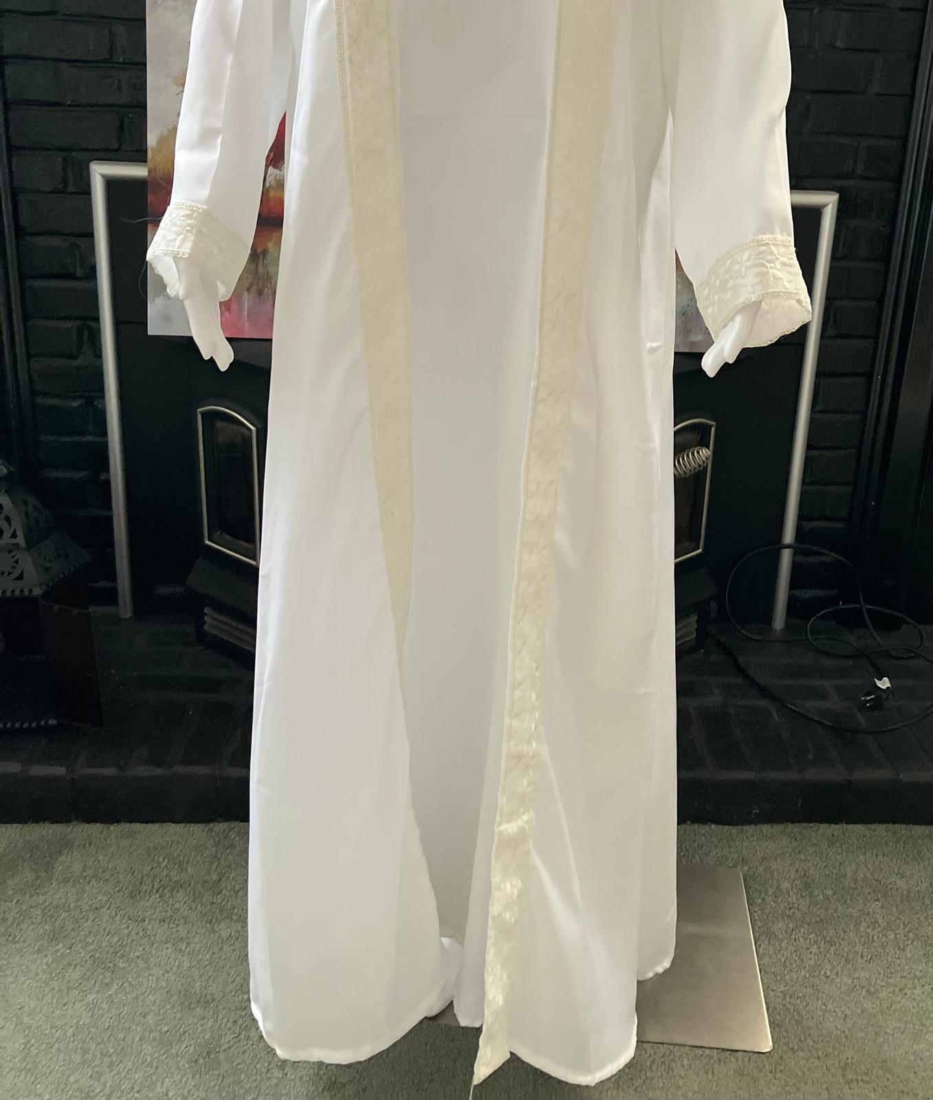 White Umrah Abaya with Shrug