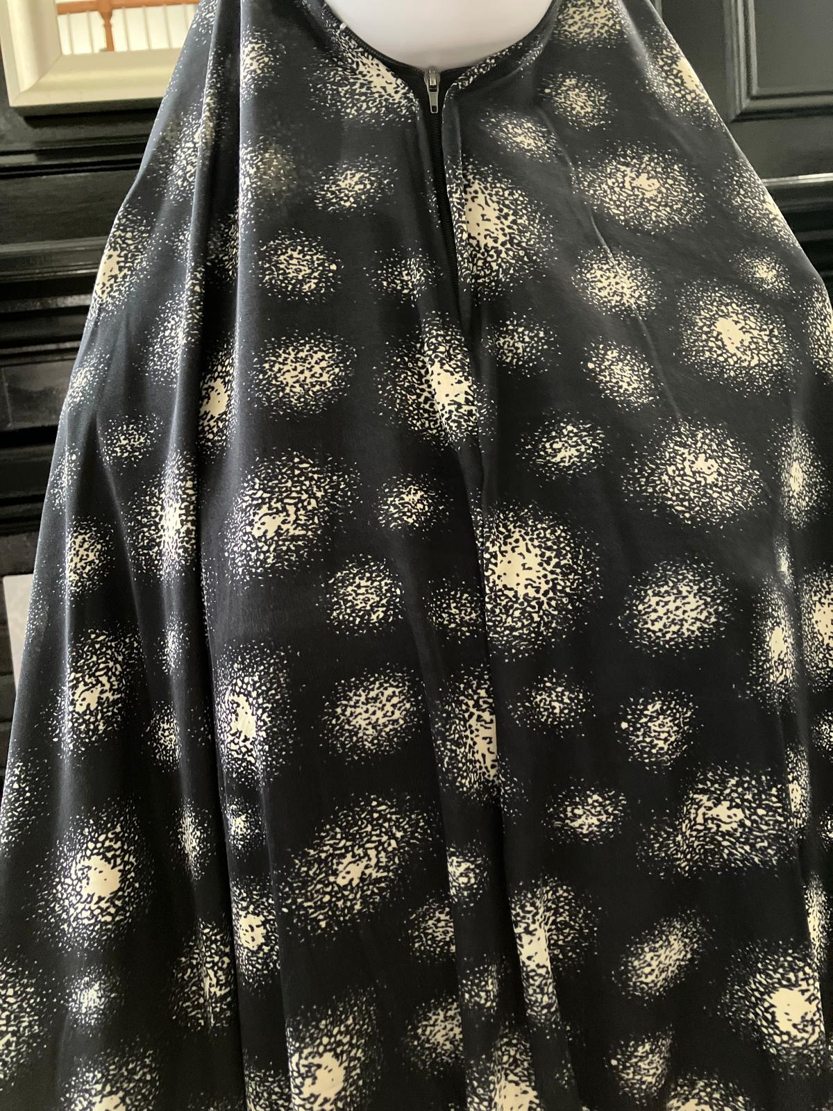 Black & White Galaxy Pattern Makhana with Zip, ideal head cover for Prayer / Namaz and for daily outdoor wear